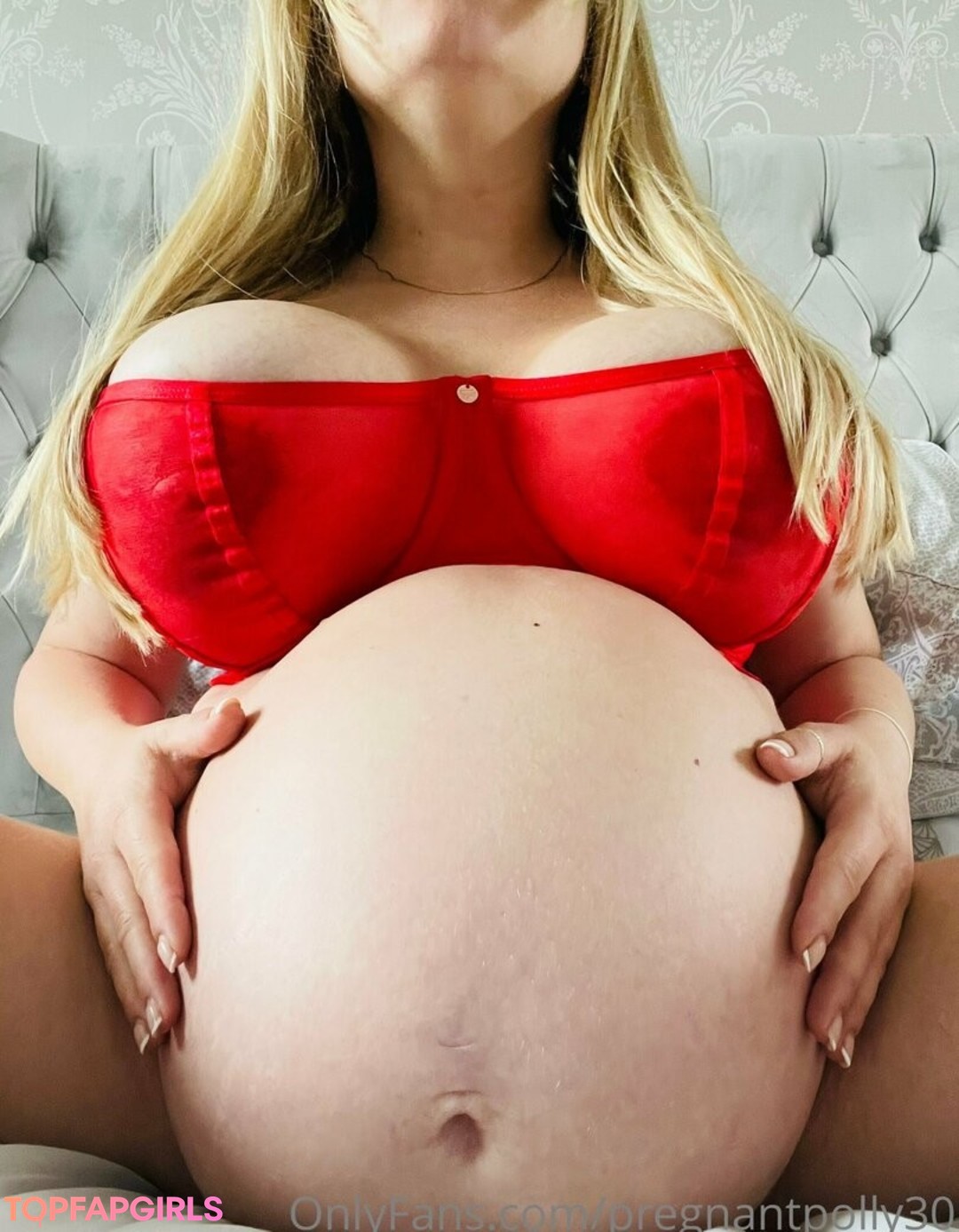 Foto desnuda filtrada de OnlyFans de Pregnantpolly30 #6 Foto desnuda filtrada de OnlyFans de Pregnantpolly30 #6