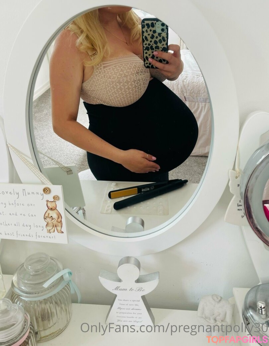 Foto desnuda filtrada de OnlyFans de Pregnantpolly30 #93 Foto desnuda filtrada de OnlyFans de Pregnantpolly30 #93