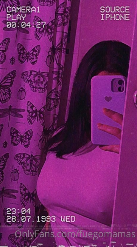 Foto desnuda filtrada de OnlyFans de Fuegomamas