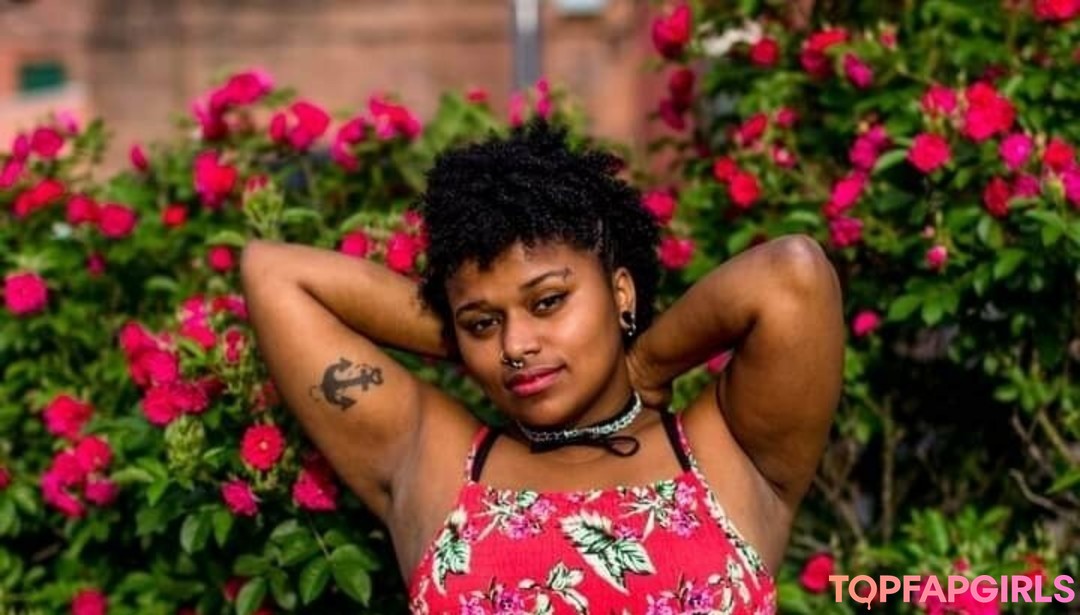 Foto desnuda filtrada de OnlyFans de Jewelkitten #17 Foto desnuda filtrada de OnlyFans de Jewelkitten #17