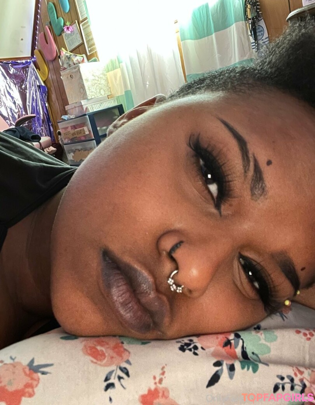 Foto desnuda filtrada de OnlyFans de Jewelkitten #42 Foto desnuda filtrada de OnlyFans de Jewelkitten #42