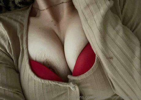 Foto desnuda filtrada de OnlyFans de Officialmummashayfree