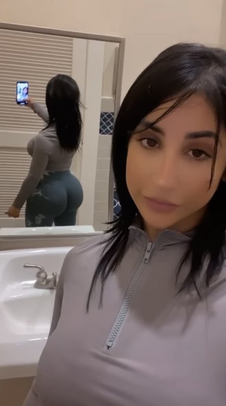 Foto desnuda filtrada de OnlyFans de Hinataonig