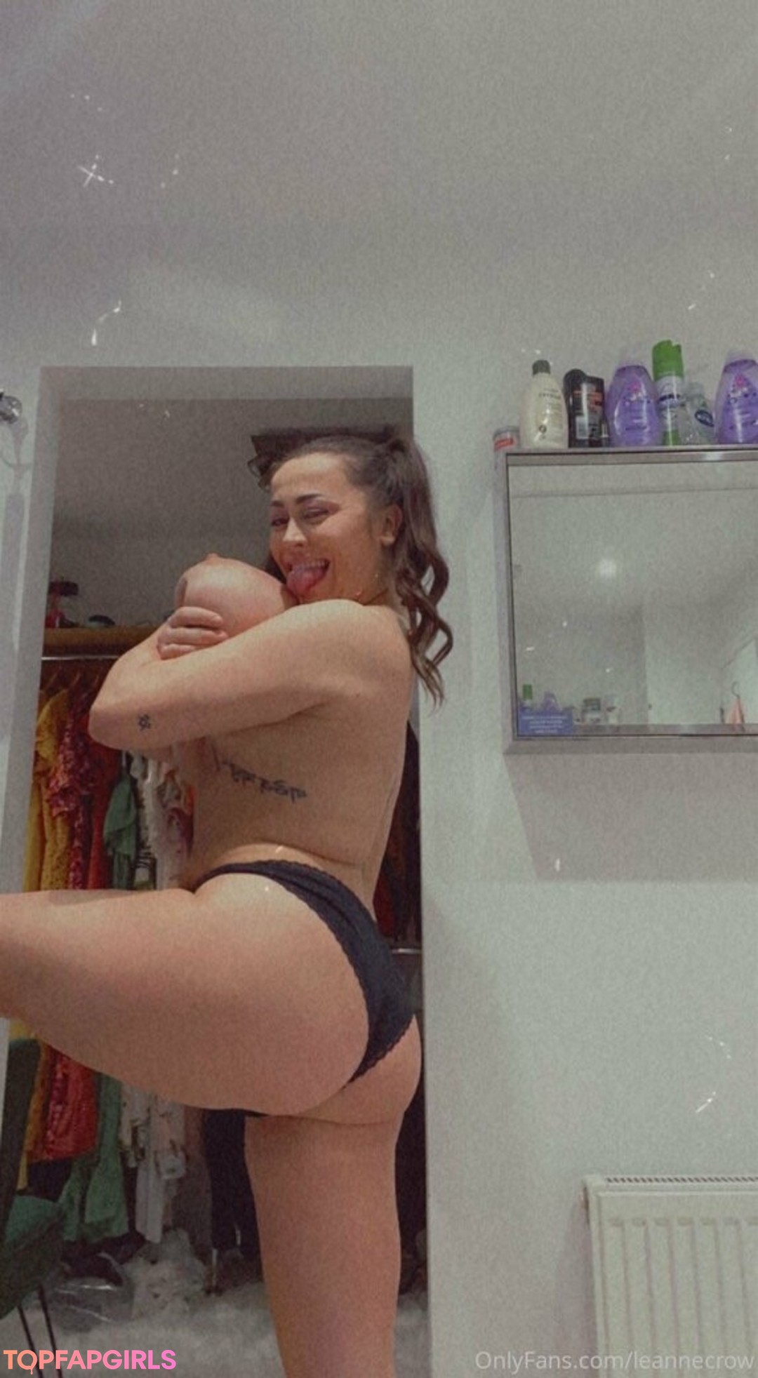 Foto desnuda filtrada de OnlyFans de Leannecrow #229 Foto desnuda filtrada de OnlyFans de Leannecrow #229