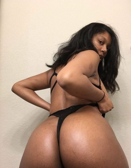 Foto desnuda filtrada de OnlyFans de Realmarinalina