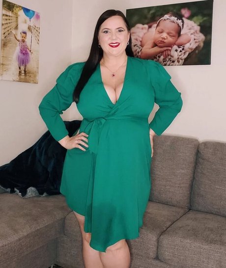 Foto desnuda filtrada de OnlyFans de Curvesandcableweights