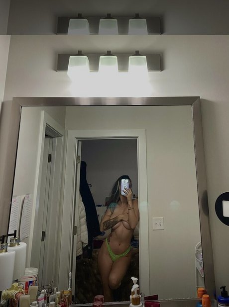 Foto desnuda filtrada de OnlyFans de Russianmuse