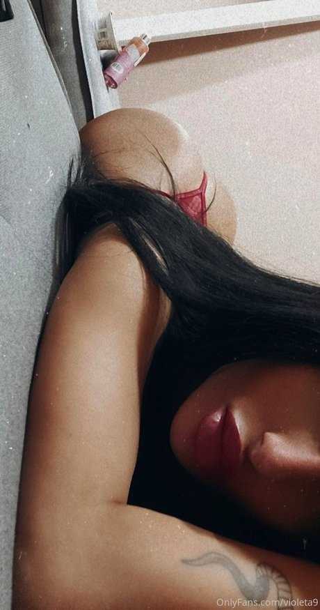 Foto desnuda filtrada de OnlyFans de Violeta Cvetanova