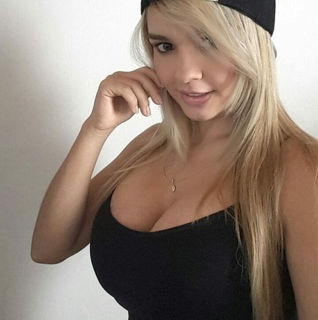 Foto desnuda filtrada de OnlyFans de Angela R
