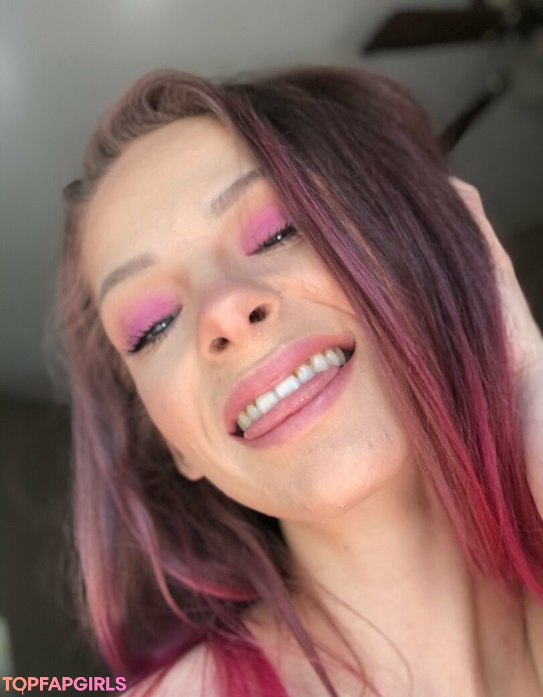 Foto desnuda filtrada de OnlyFans de Vannnaonline420free #3 Foto desnuda filtrada de OnlyFans de Vannnaonline420free #3