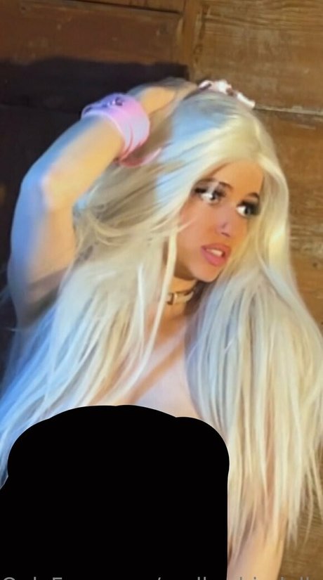 Foto desnuda filtrada de OnlyFans de Realbarbiedollgoddess