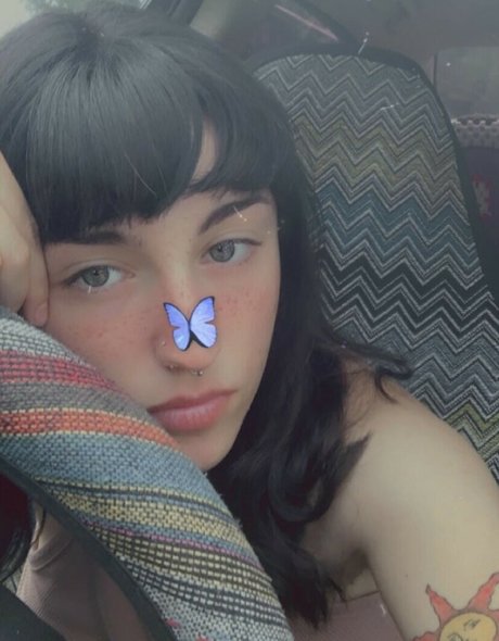 Foto desnuda filtrada de OnlyFans de Rhiannnonrose