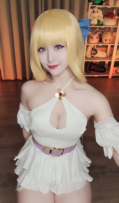 Lewd Cosplayer