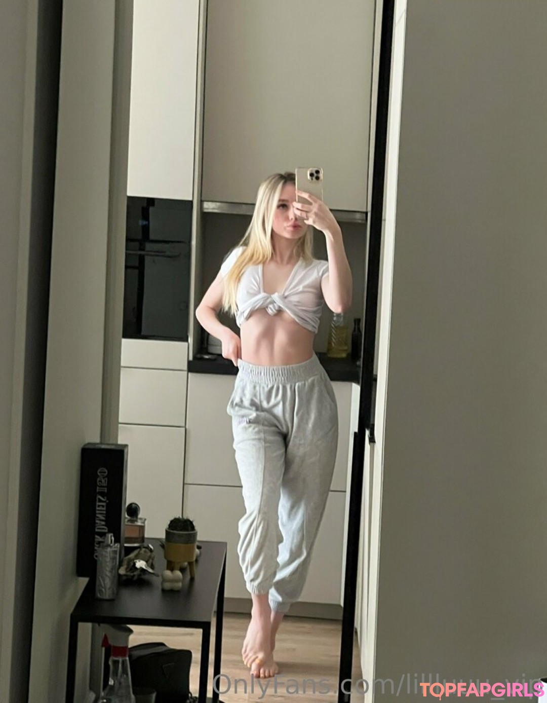 Foto desnuda filtrada de OnlyFans de Lillluuuvip #125 Foto desnuda filtrada de OnlyFans de Lillluuuvip #125
