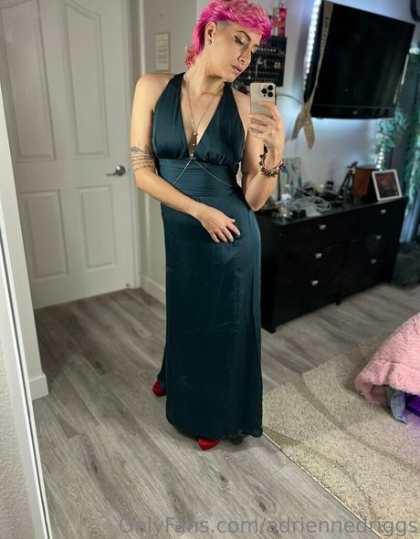 Foto desnuda filtrada de OnlyFans de Adriennedriggs