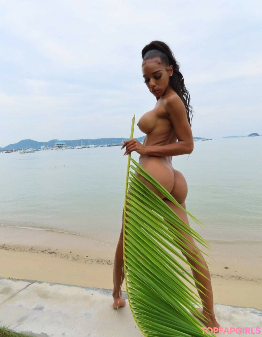 Foto desnuda filtrada de OnlyFans de Larissa Castr0 #18 Foto desnuda filtrada de OnlyFans de Larissa Castr0 #18