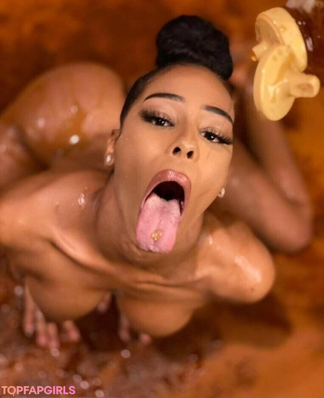 Foto desnuda filtrada de OnlyFans de Larissa Castr0 #8 Foto desnuda filtrada de OnlyFans de Larissa Castr0 #8