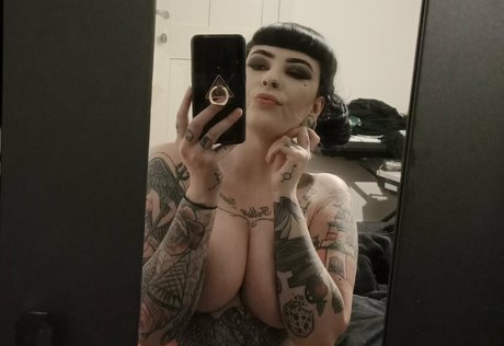 ladygraves