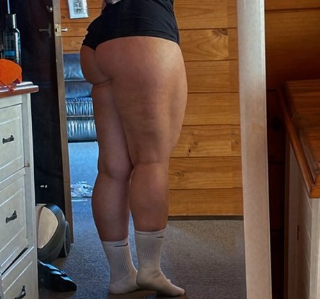 Foto desnuda filtrada de OnlyFans de Thickmaminz