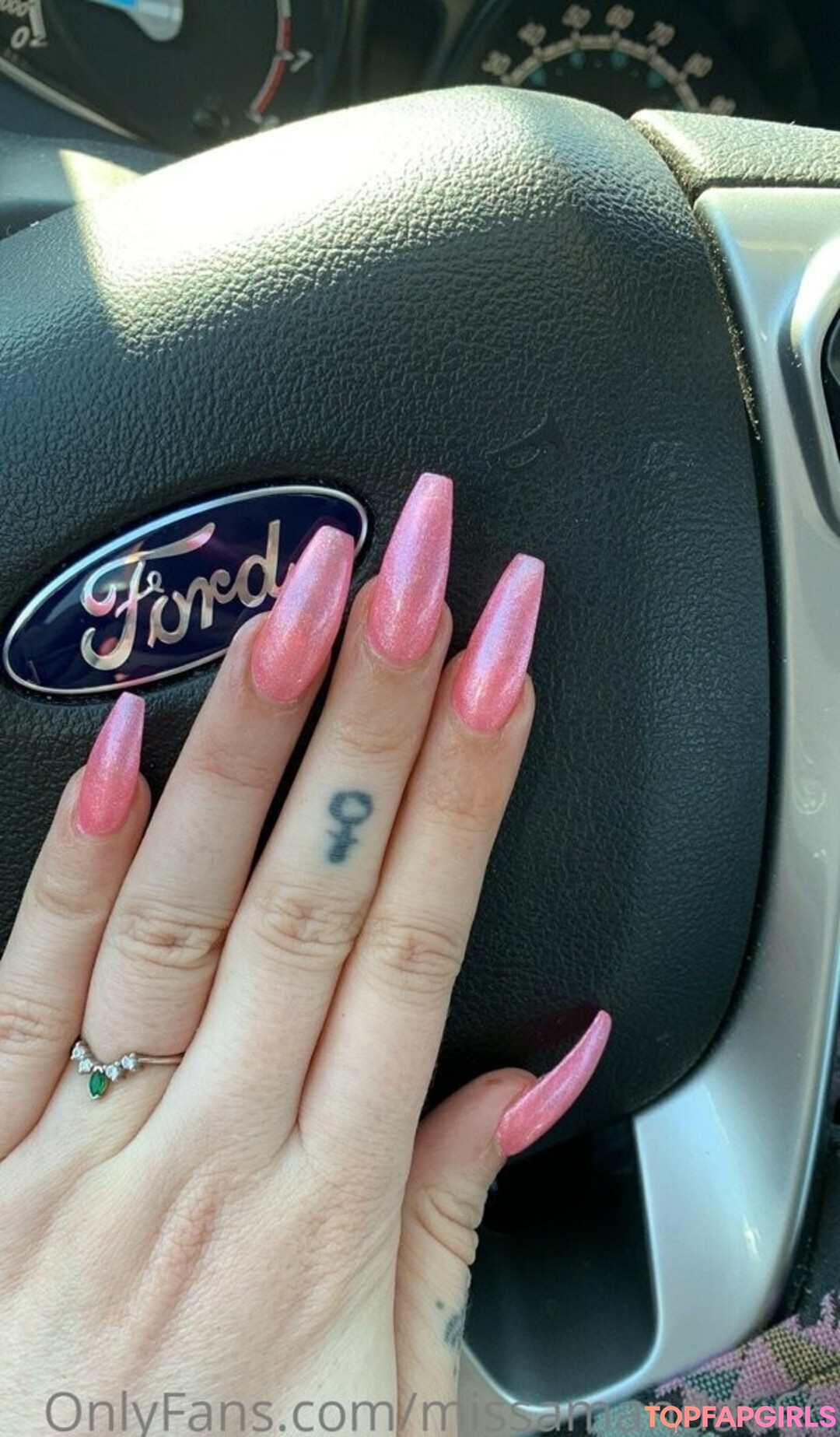 Foto desnuda filtrada de OnlyFans de Missamanda666 #35 Foto desnuda filtrada de OnlyFans de Missamanda666 #35