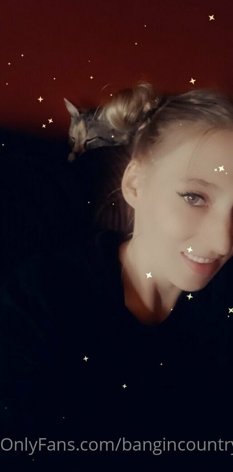 Foto desnuda filtrada de OnlyFans de Bangincountrygal