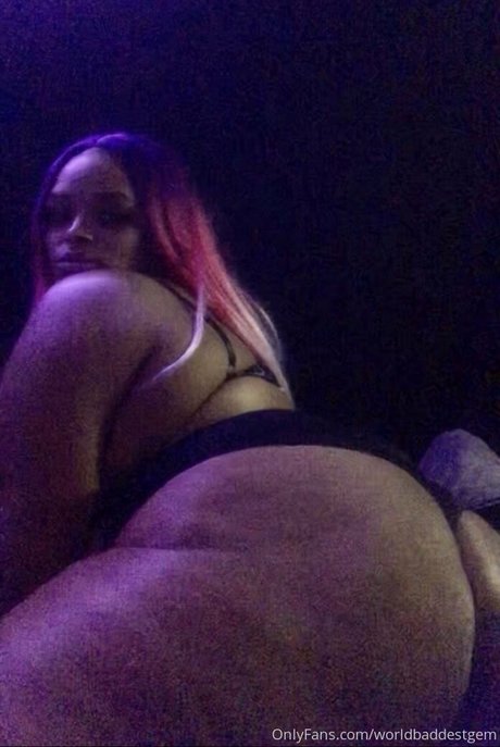 Foto desnuda filtrada de OnlyFans de Aureliaworld20