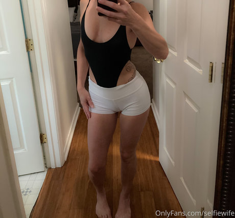 Selfiewife