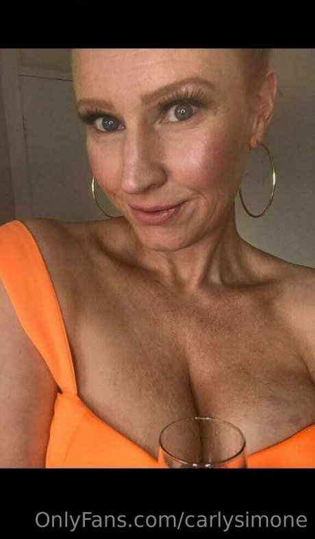 Carlysimone