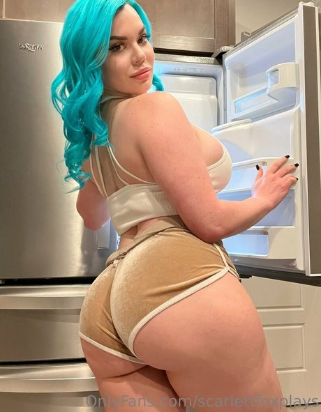 Scarlettfoxplays