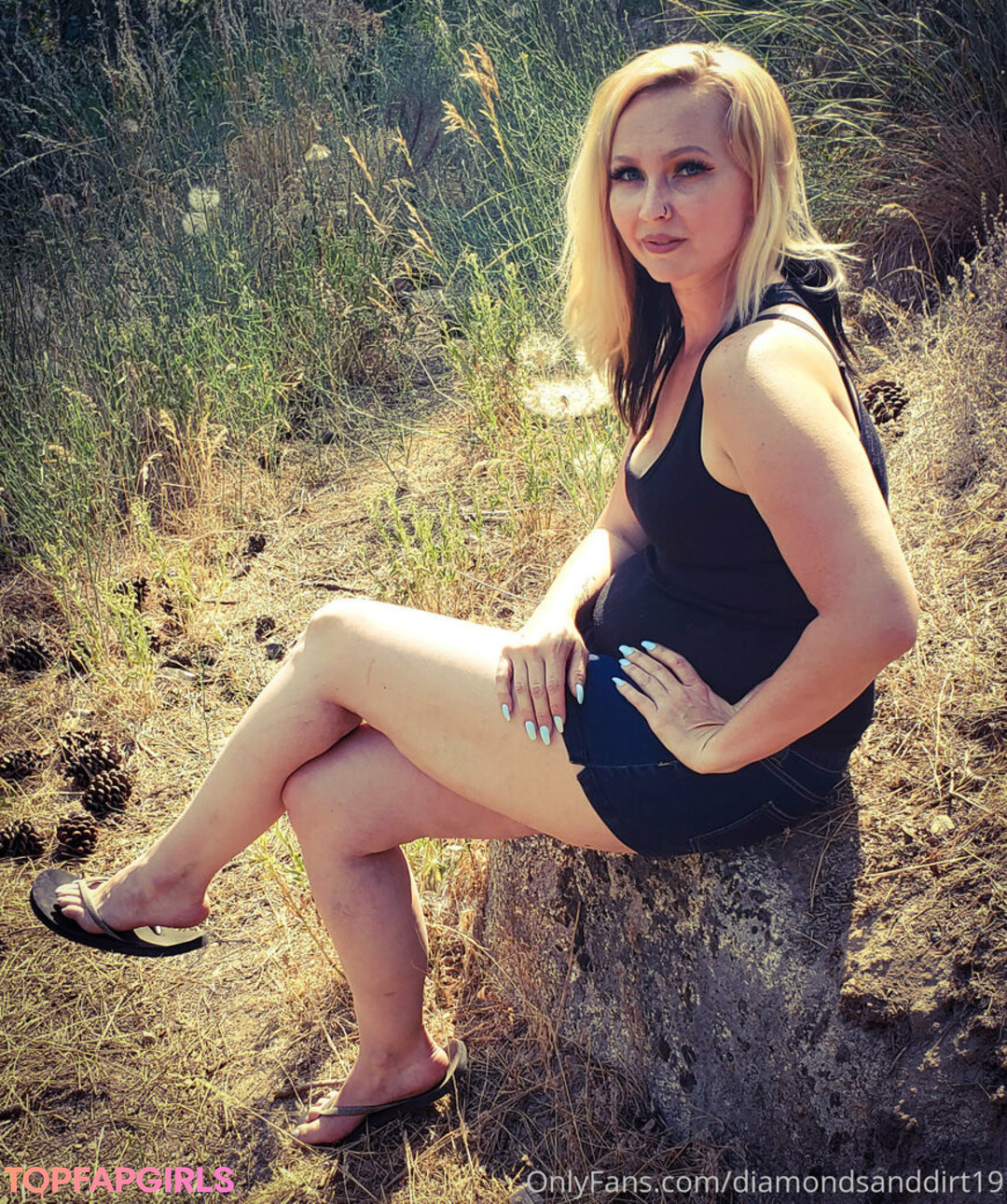 Foto desnuda filtrada de OnlyFans de Diamondsanddirt19 #26 Foto desnuda filtrada de OnlyFans de Diamondsanddirt19 #26