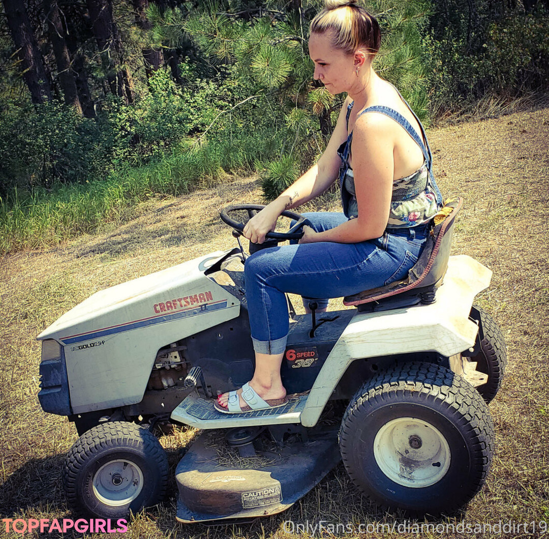 Foto desnuda filtrada de OnlyFans de Diamondsanddirt19 #39 Foto desnuda filtrada de OnlyFans de Diamondsanddirt19 #39