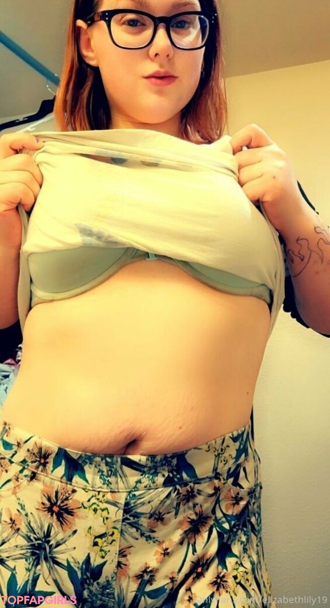 Foto desnuda filtrada de OnlyFans de Elizabethlily19 #21 Foto desnuda filtrada de OnlyFans de Elizabethlily19 #21