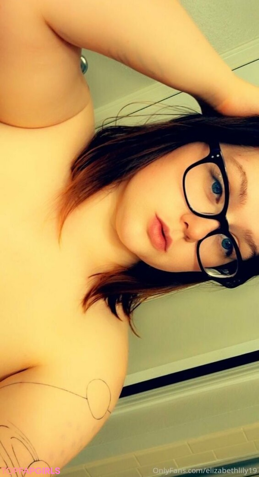 Foto desnuda filtrada de OnlyFans de Elizabethlily19 #30 Foto desnuda filtrada de OnlyFans de Elizabethlily19 #30