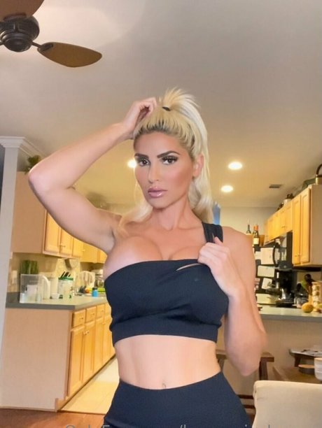 Lauren Nicole