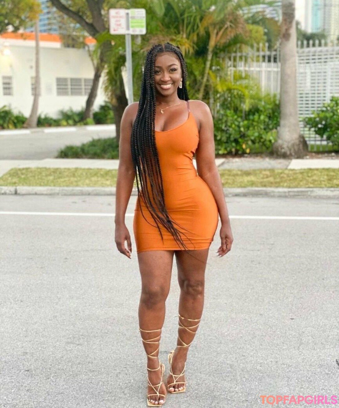 Foto desnuda filtrada de OnlyFans de Babeth Lando #17 Foto desnuda filtrada de OnlyFans de Babeth Lando #17