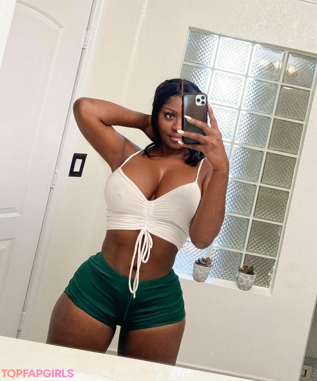 Foto desnuda filtrada de OnlyFans de Babeth Lando #46 Foto desnuda filtrada de OnlyFans de Babeth Lando #46