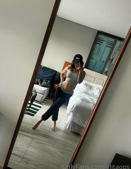Foto desnuda filtrada de OnlyFans de Elitaops