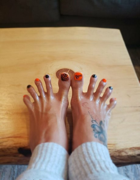 Foto desnuda filtrada de OnlyFans de Lilmisslongtoes7410