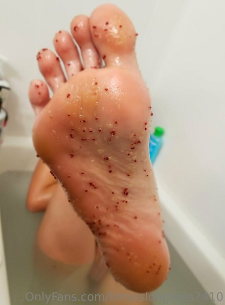 Lilmisslongtoes7410