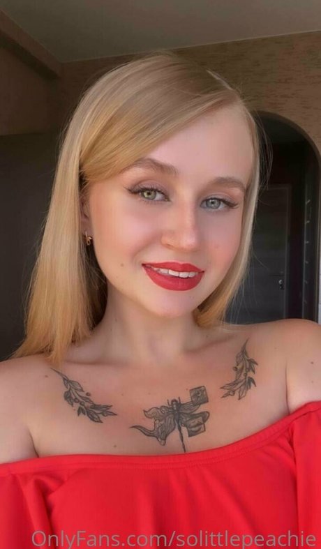 Foto desnuda filtrada de OnlyFans de Solittlepeachie