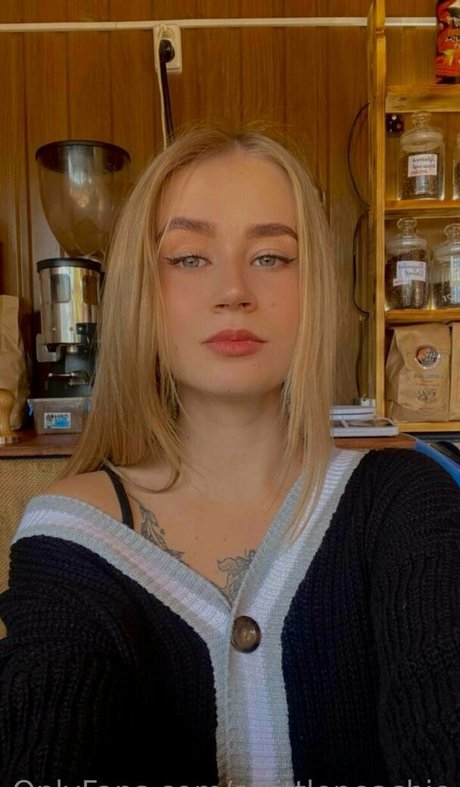 Foto desnuda filtrada de OnlyFans de Solittlepeachie