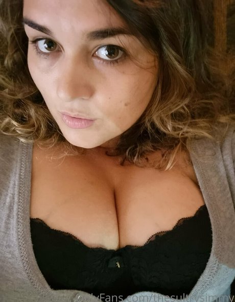 Foto desnuda filtrada de OnlyFans de Thesultrysimmy