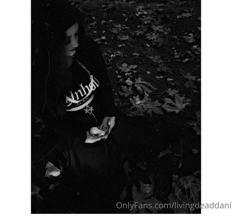 Livingdeaddani