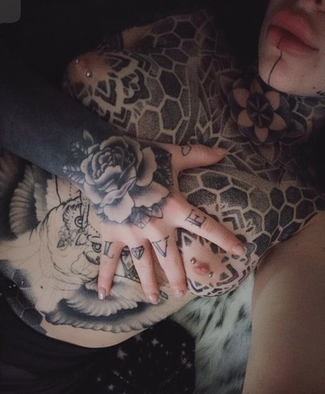 Foto desnuda filtrada de OnlyFans de Sian Keela