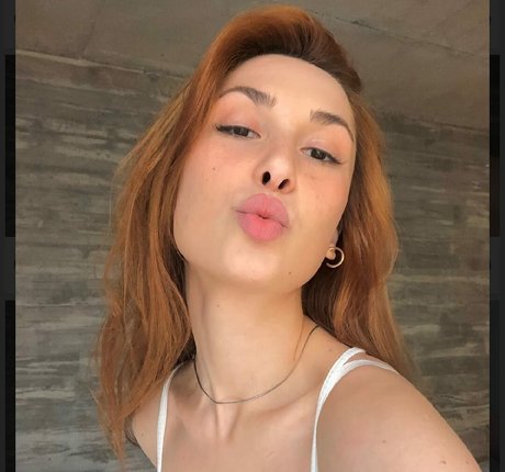 Foto desnuda filtrada de OnlyFans de Redheadnicole