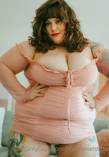 Foto desnuda filtrada de OnlyFans de Fayedanielsbbw