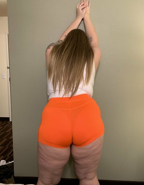 Burstingbabe