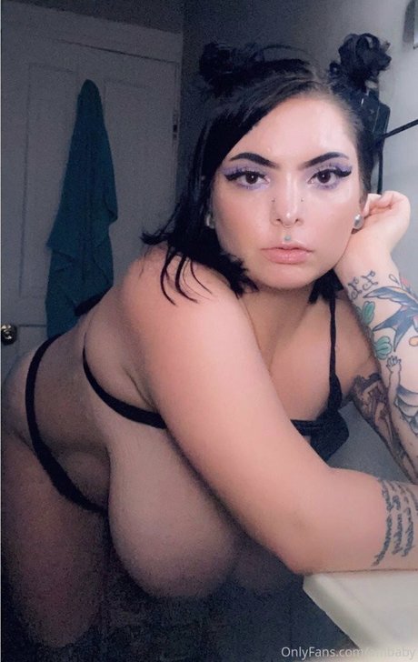 Foto desnuda filtrada de OnlyFans de Ambaby