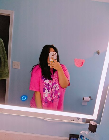 Foto desnuda filtrada de OnlyFans de Kittenkiyomi