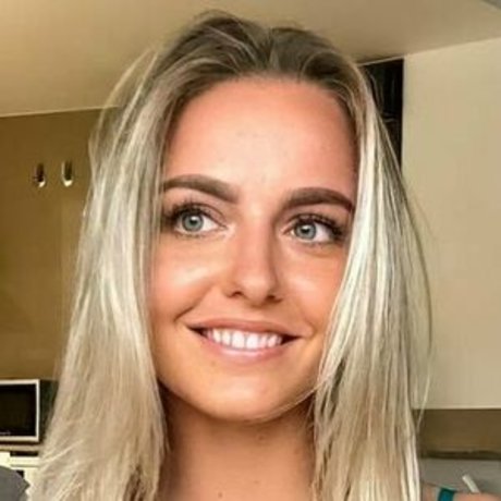 Skyblondee